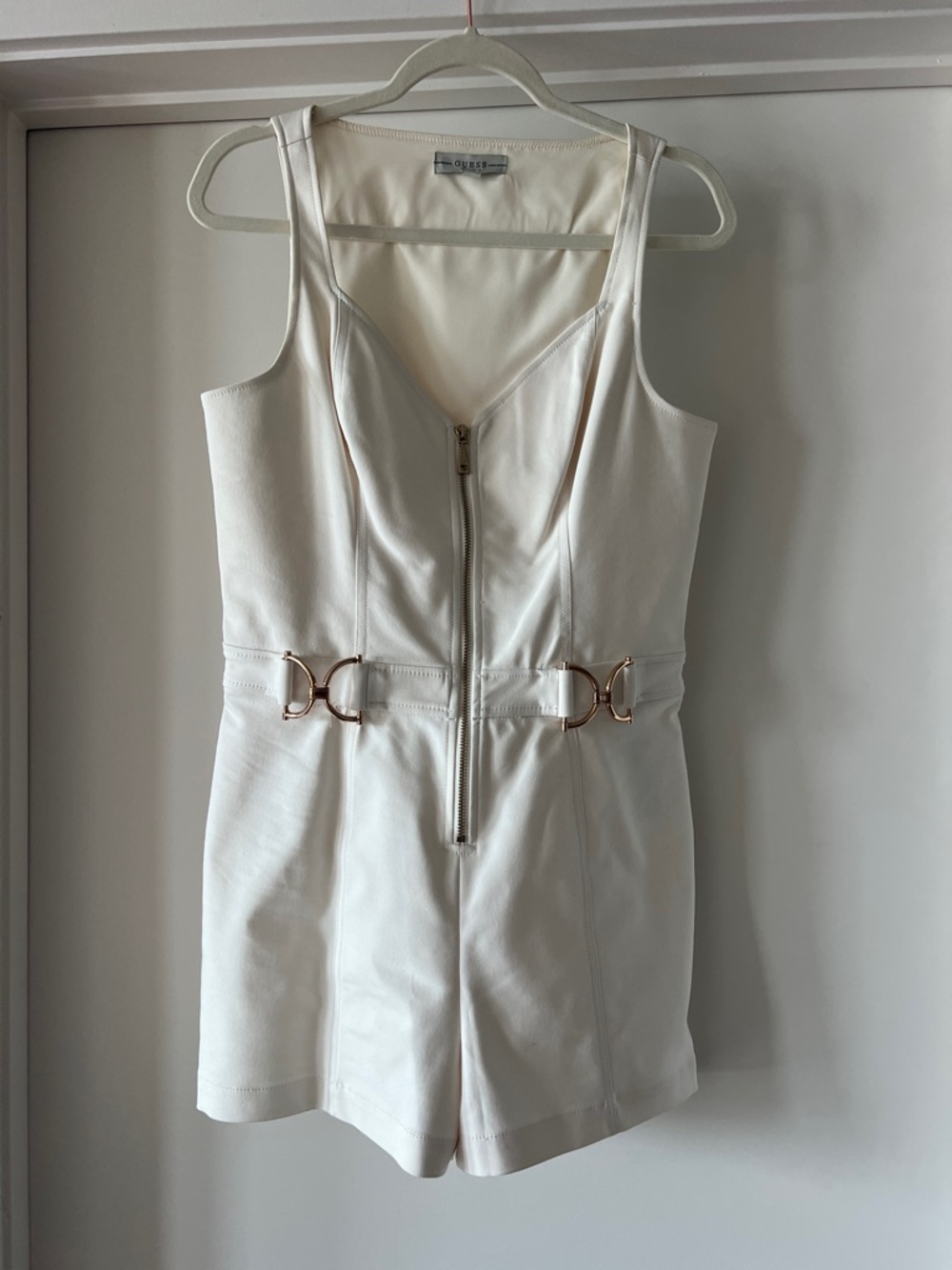 Guess Cream/White  Zip-Front Romper with Gold Hardware. GORGEOUS 🔥